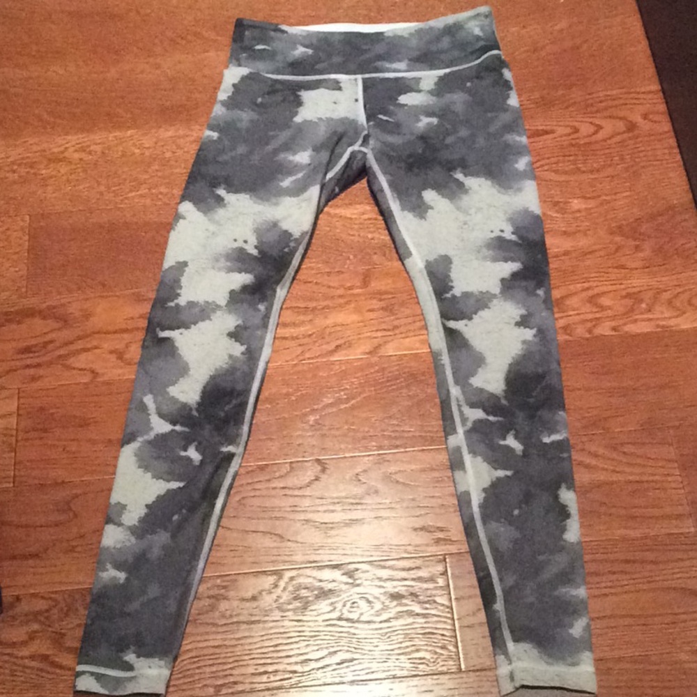 Lululemon camo leggings 6